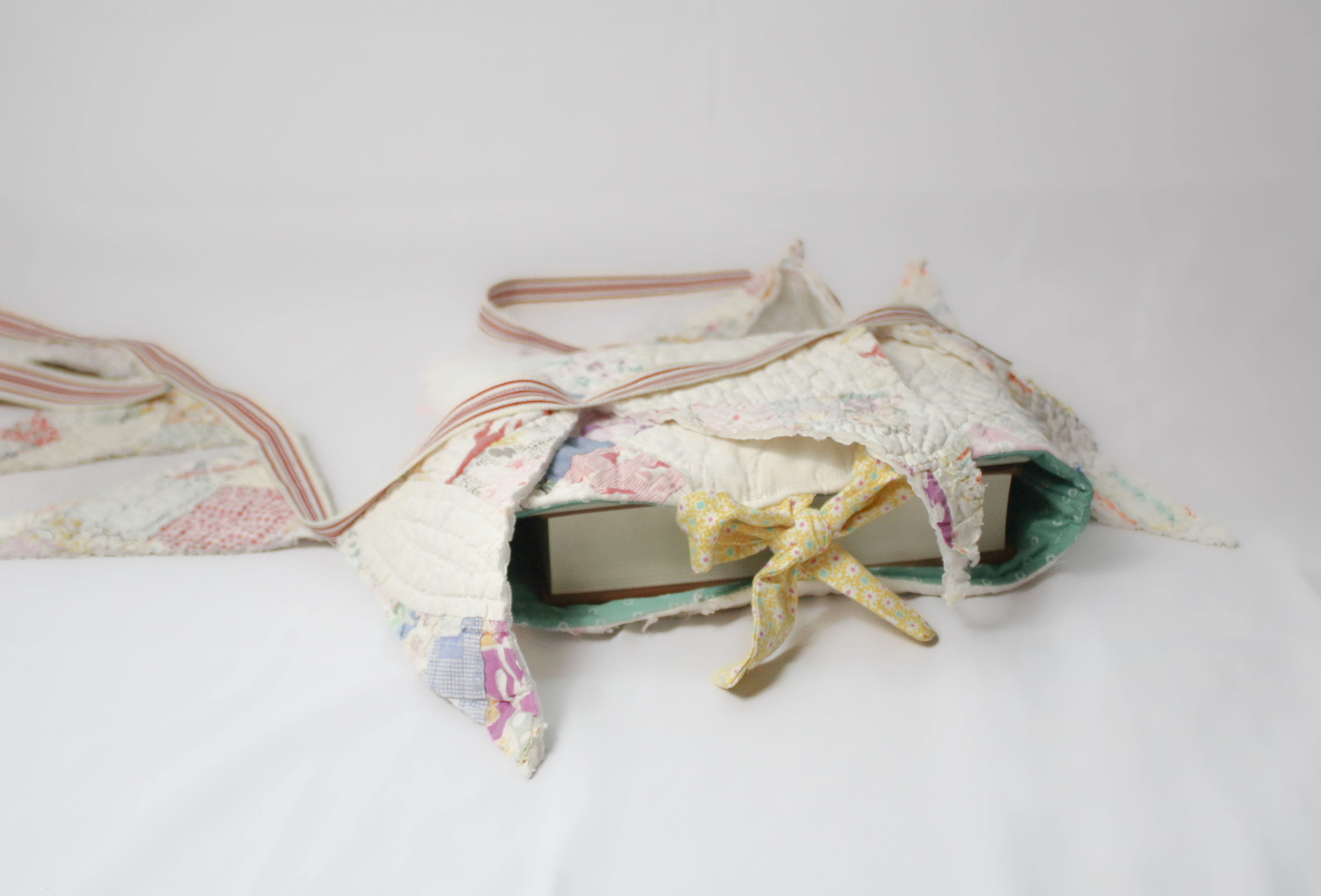 Vintage Quilt Book Holder and Banner by Beehive Home